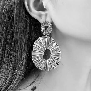 🌺silver leaf Punk statement drop earring